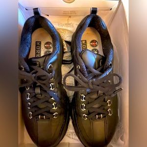 Women’s steel toe boot. New with tags